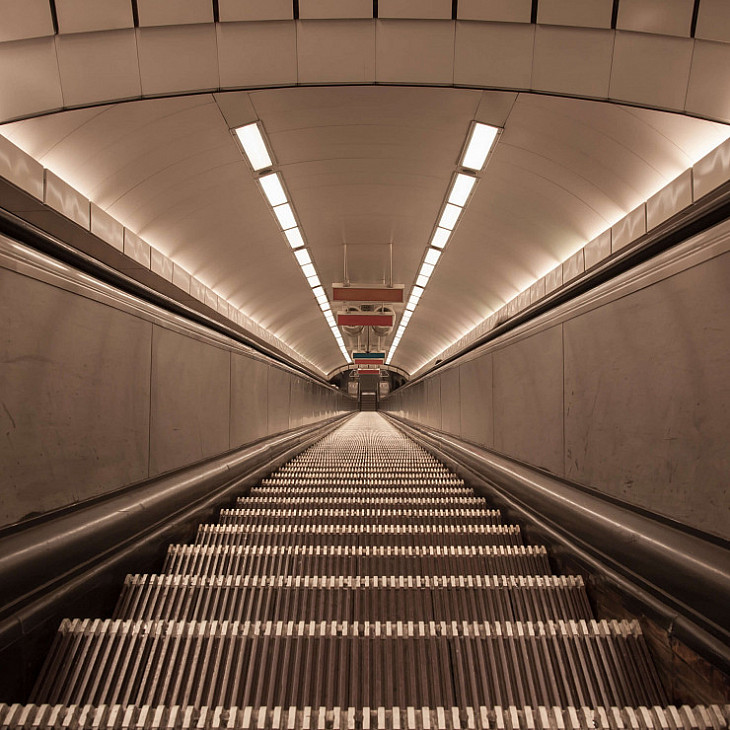 heavy duty escalator