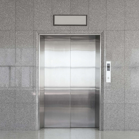Lift doors with buttons