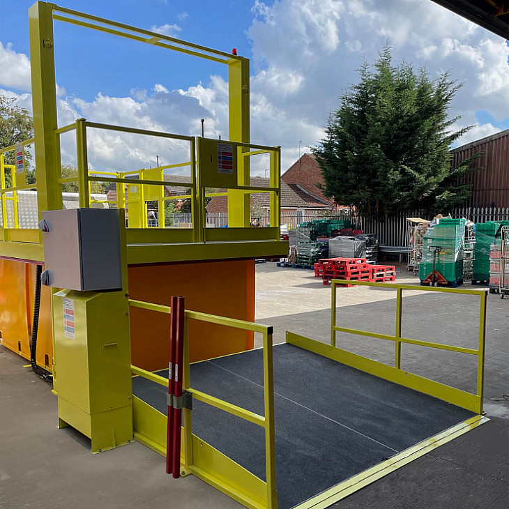 yellow scissor lift